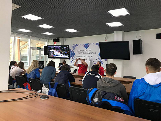 Теоретическая работа в Сочи продолжилась семинаром для юниорской сборной по скелетону, тренеров и начинающих спортсменов